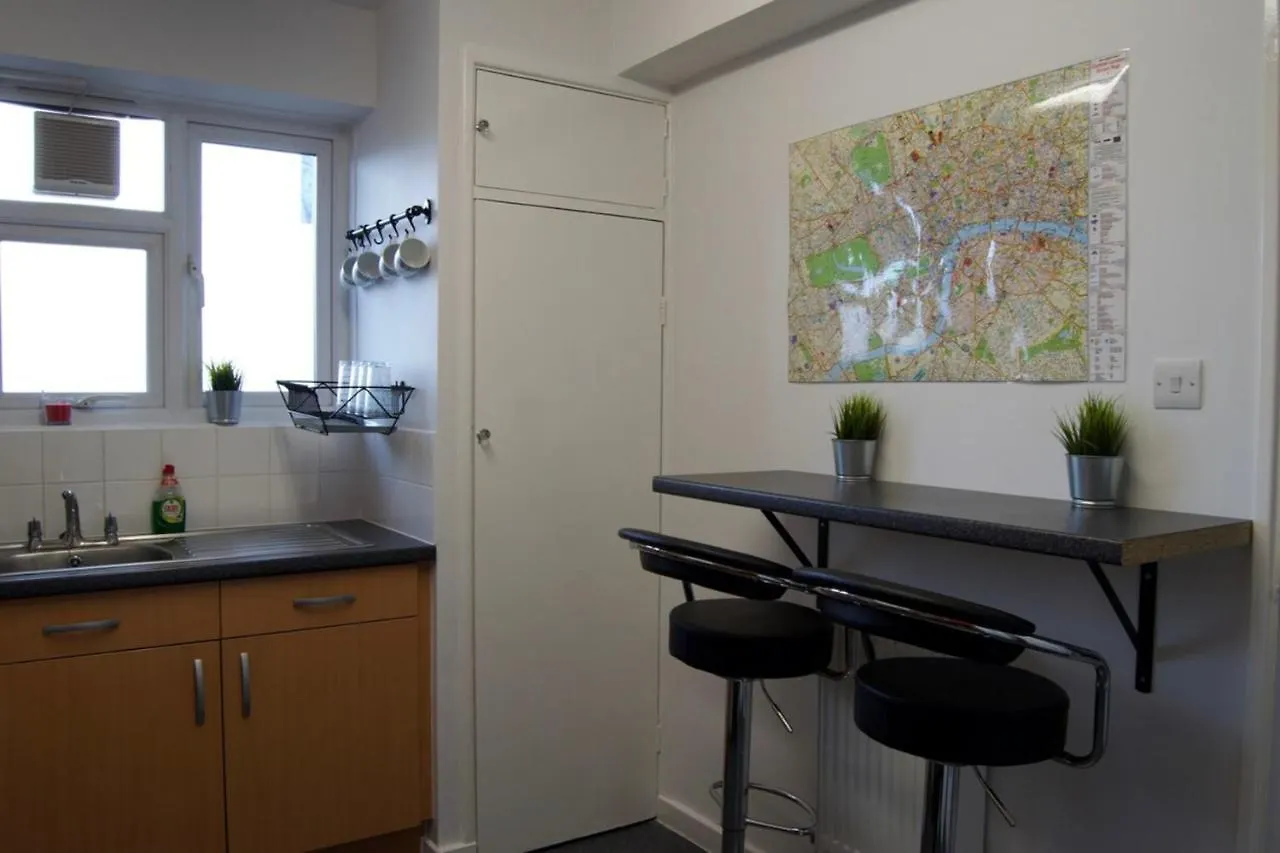 Modern 1 Bedroom In Shadwell With Balcony Londres